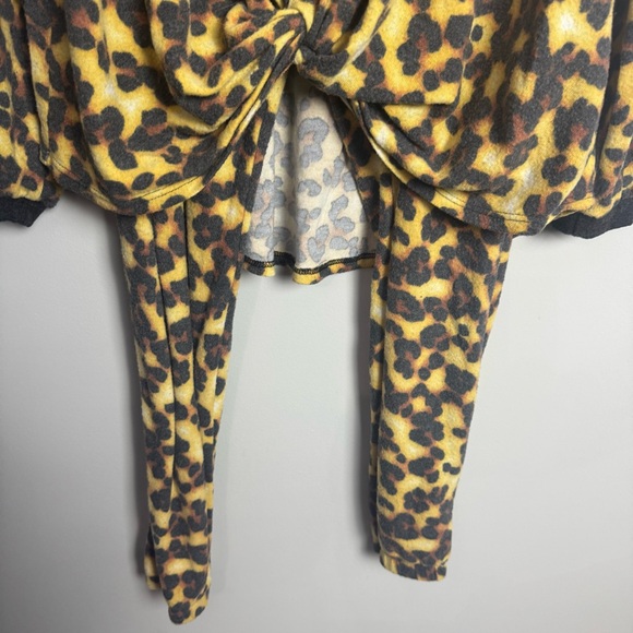 CY | Animal Print Cozy Two Piece Pajama Set Women’s Size Small - Picture 4 of 8